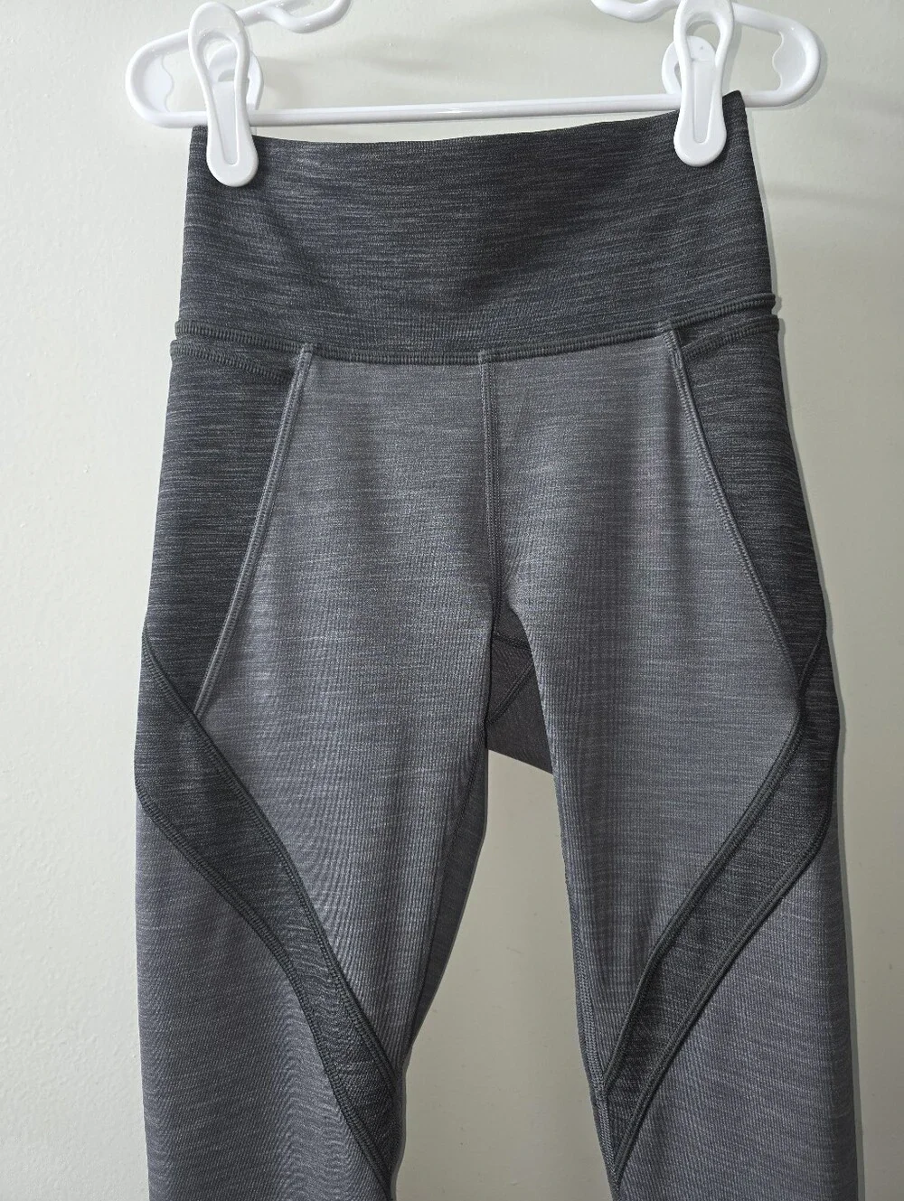 Lululemon Athletica Gray Colorblock Leggings With Pockets Size 0 / XXXS